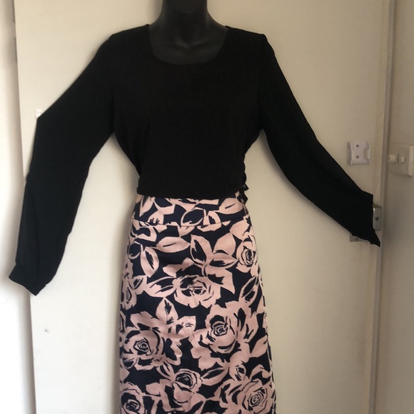 Review - Satin fully lined elegant skirt - Picture 2 of 6